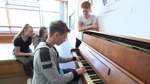 Klavierspielen geht an der GSO auch in der Pause.