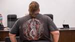 Youtuber "Drachenlord" im Sitzungssaal des Landgerichts Nürnberg-Fürth. Foto: Daniel Karmann/dpa