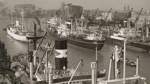 1960: Aufnahme aus dem Hafen. Hier wird gerade das Schiff "Jaladharma" aus Bombay in den Hafen geschleppt.