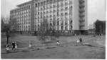 Im April 1961 weiht die Diakonissenanstalt ihr neues Krankenhaus in Gröpelingen ein.