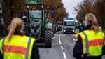 Landwirte protestieren vor Edeka-Zentrallager