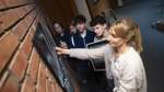 Schüler der KGS Leeste stellen im Weyher Rathaus aus