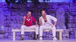 Mario (Christian Hamann, rechts) versucht Pietro (Markus Weise) beizubringen, wie sich ein echter Macho verhält – mit mäßigem Erfolg.